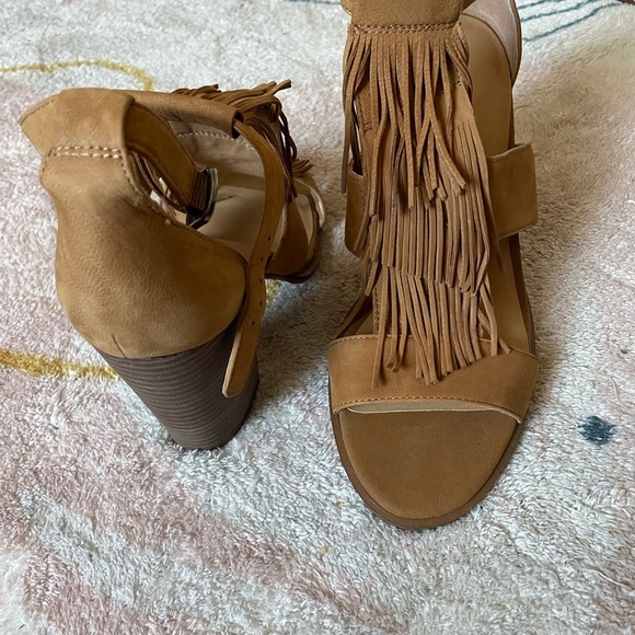 Lucky Brand ‘Leesha’ Women’s Fringe Block Heel Tan Nubuck Leather - Picture 9 of 13
